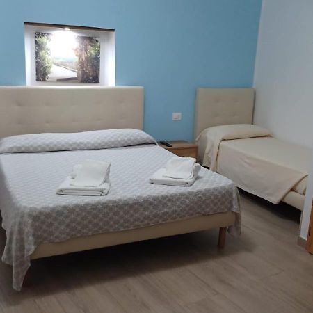 Casa Vacanze B&B Ondes 卡梅罗塔 外观 照片