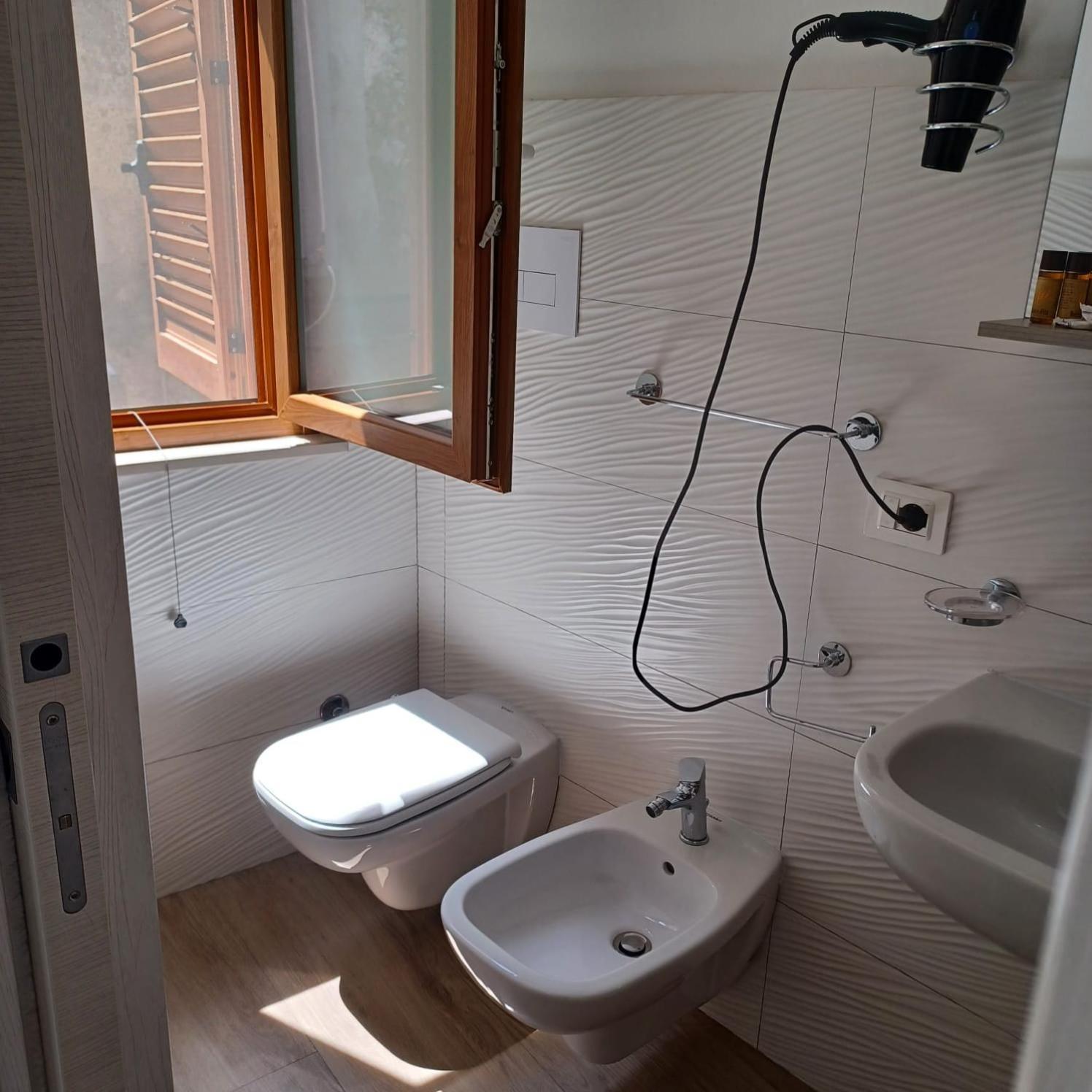Casa Vacanze B&B Ondes 卡梅罗塔 外观 照片