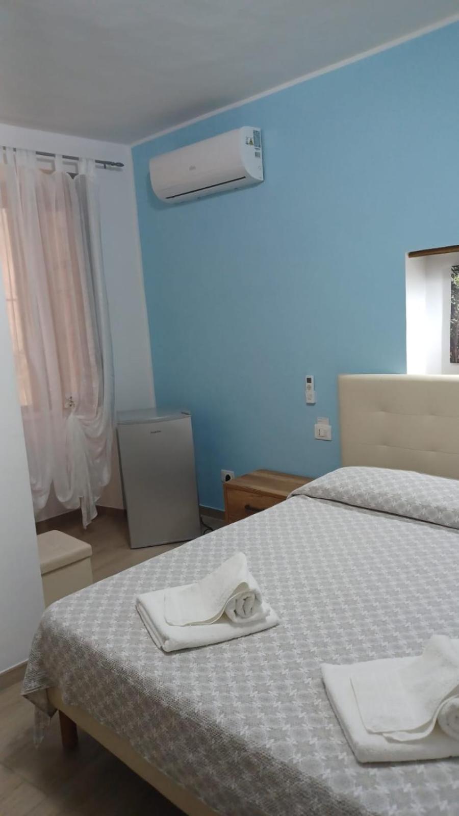 Casa Vacanze B&B Ondes 卡梅罗塔 外观 照片
