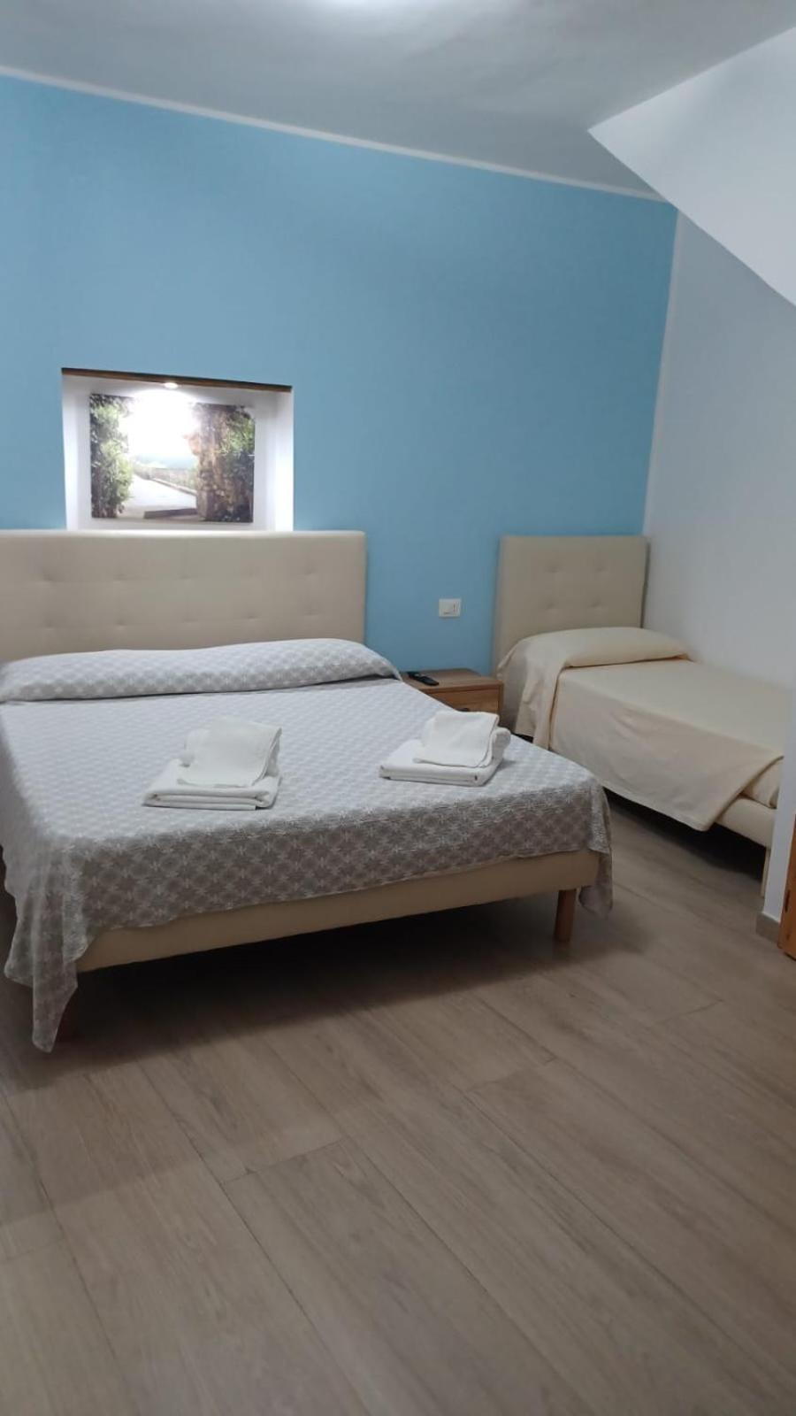 Casa Vacanze B&B Ondes 卡梅罗塔 外观 照片